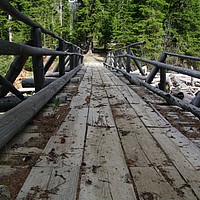 ice-lake-trail-bridge - 569 KB